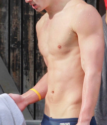 Twinks in pool 15 599415d5f0f5c.jpg