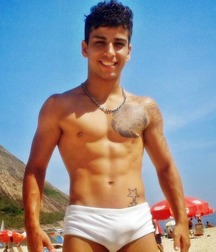 Twinks in pool 15 599416c202b2b.jpg