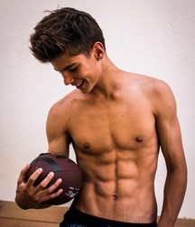 Twinks 254 599966a327523.jpg