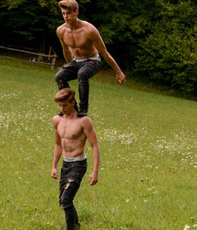 Twinks 254 599967866181e.jpg
