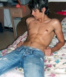 Twinks 261 599d3e1c880bc.jpg