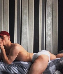 Attractive bottoms of boys 89 59a2e58a06efe.jpg