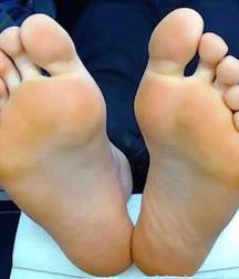 Boys's feet 69 59a3e33e1a41f.jpg