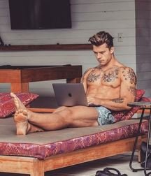 Boys's feet 69 59a3e445e1a2f.jpg