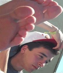 Boys's feet 70 59a3e55951889.gif