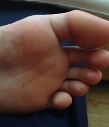 Boys's feet 70 59a3e57b5fb8f.jpg