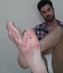 Boys's feet 71 59a3ebd3b84bb.jpg