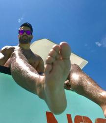 Boys's feet 71 59a3f30a3e83b.jpg