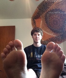 Boys's feet 76 59db3ca077645.jpg