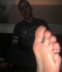 Boys's feet 76 59db3cb601181.jpg