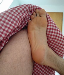 Boys's feet 76 59db3d04604e7.jpg