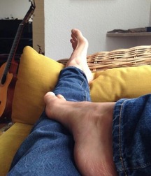 Boys's feet 76 59db3d236abc3.jpg