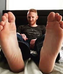 Boys's feet 76 59db3d748b3fe.jpg