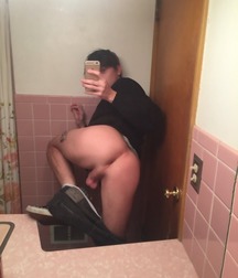 Attractive bottoms of boys 103 59e8940605666.jpg