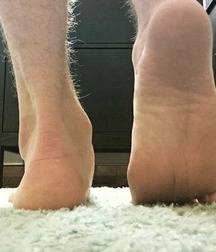 Boys's feet 79