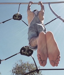 Boys's feet 79 59eca42cbffb3.jpg