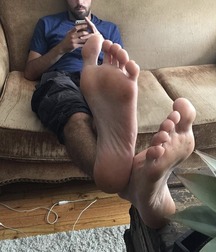 Boys's feet 79 59eca45d98814.jpg