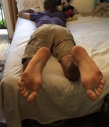 Boys's feet 79 59eca477bccad.jpg