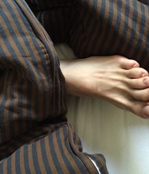 Boys's feet 79 59eca5445b3f8.jpg
