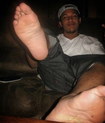 Boys's feet 80 59eca664c755f.jpg