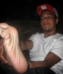Boys's feet 80 59eca668dbb73.jpg