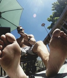 Boys's feet 80 59eca682df3ca.jpg