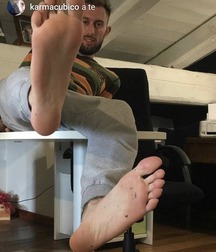 Boys's feet 80 59eca74151954.jpg