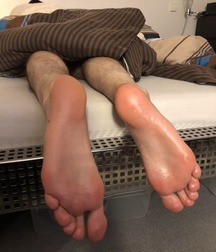 Boys's feet 81 59ff2ba521631.jpg