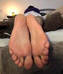 Boys's feet 81 59ff2bb95cf50.jpg