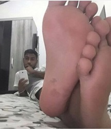 Boys's feet 81 59ff2bf8924ea.jpg