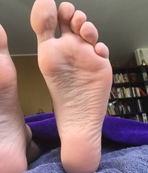 Boys's feet 81 59ff2c02048fb.jpg