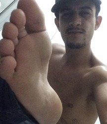 Boys's feet 81 59ff2c142b6c4.jpg