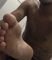 Boys's feet 81 59ff2c187d081.jpg