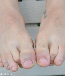 Boys's feet 82 5a0194865686d.jpg