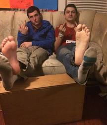 Boys's feet 83 5a0ae257accb7.jpg