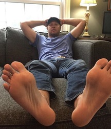 Boys's feet 83 5a0ae2afbe525.jpg