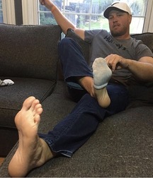 Boys's feet 83 5a0ae2ced9741.jpg