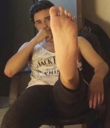 Boys's feet 83 5a0ae2e810406.jpg