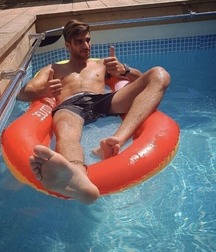 Boys's feet 83 5a0ae3802f986.jpg