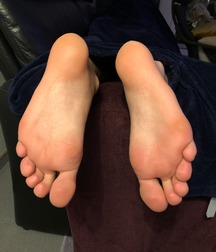 Boys's feet 83 5a0ae3d73480d.jpg