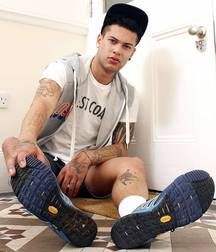 Boys's feet 84 5a0b2a0d0b284.jpg