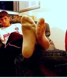 Boys's feet 85 5a0b48766bbb4.jpg