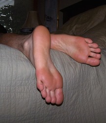 Boys's feet 85 5a0b488c830a7.jpg