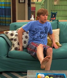 Boys's feet 87 5a0c15f6ae2d6.jpg