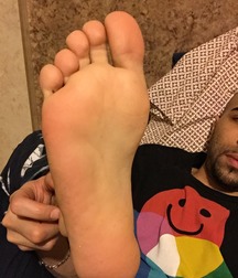 Boys's feet 87 5a0c1668a64a7.jpg