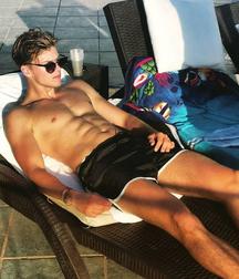Twinks 354 5a1548ff0062c.jpg