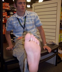Boys's feet 90 5a19837728c8c.jpg