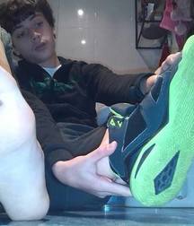 Boys's feet 90 5a19844208ae5.jpg