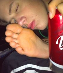 Boys's feet 90 5a198464b1f02.jpg