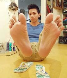 Boys's feet 90 5a198471472ea.jpg